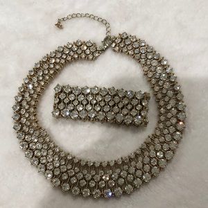 Gold necklace and bracelet with no tags but looks new